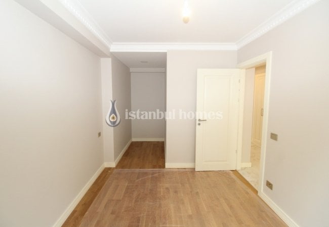 Üsküdar Salacak'ta Tarihi İstanbul ve Boğaz Manzaralı Daire 11