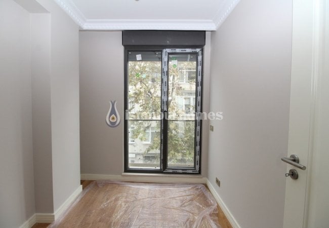 Üsküdar Salacak'ta Tarihi İstanbul ve Boğaz Manzaralı Daire 12