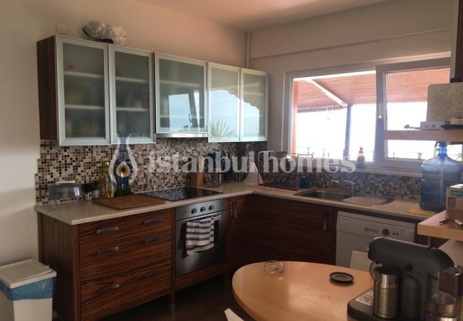 Seafront Apartment with Historical Istanbul View in Istanbul 5