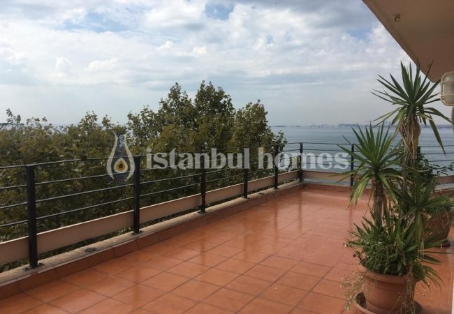 Seafront Apartment with Historical Istanbul View in Istanbul 10