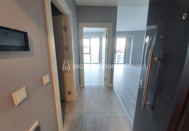 Kartal'da Deniz ve Adalar Manzaralı Site İçinde Daireler 12