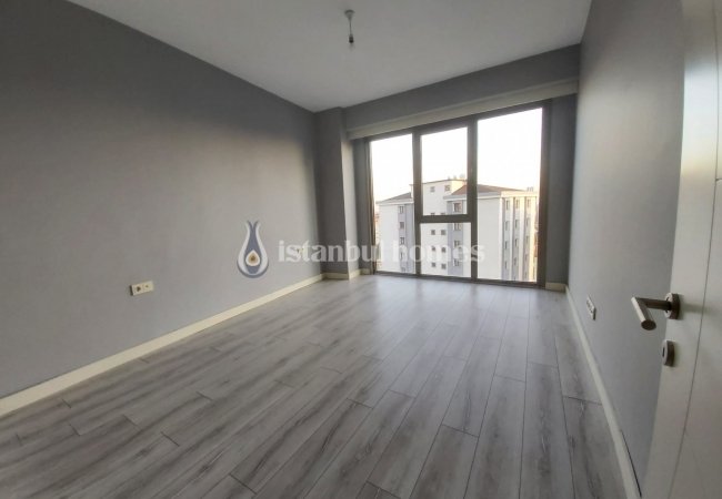 Kartal'da Deniz ve Adalar Manzaralı Site İçinde Daireler 13