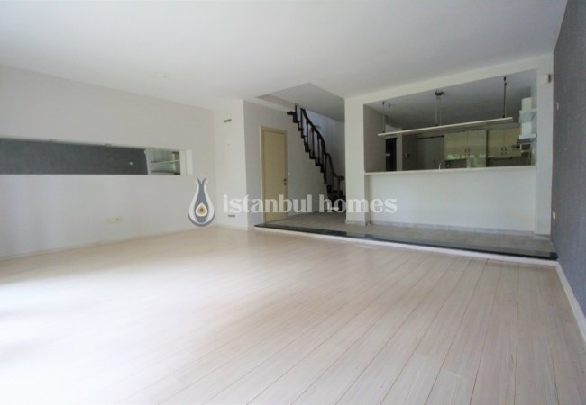 Maison Mitoyenne 6+1 Avec Jardin À Eyupsultan Istanbul 13