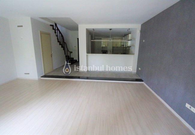 Maison Mitoyenne 6+1 Avec Jardin À Eyupsultan Istanbul 14
