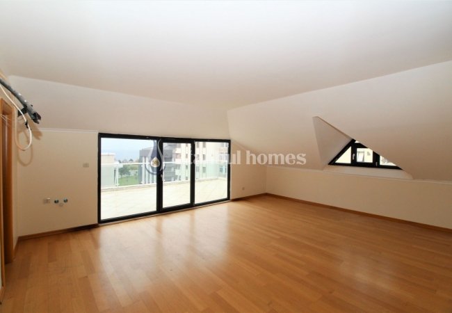 Luxury Apartments in a Secure Complex Near Sea in Maltepe 19