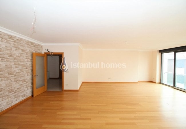 Luxury Apartments in a Secure Complex Near Sea in Maltepe 6