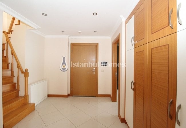 Luxury Apartments in a Secure Complex Near Sea in Maltepe 24