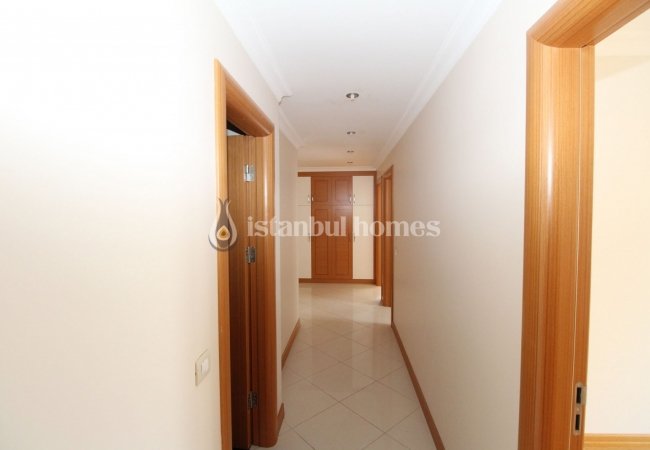 Luxury Apartments in a Secure Complex Near Sea in Maltepe 26