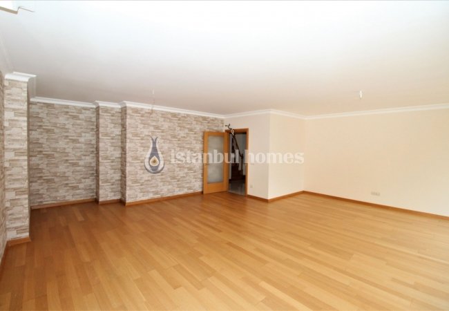 Luxury Apartments in a Secure Complex Near Sea in Maltepe 7