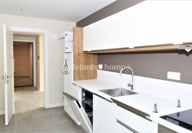 Flats in a Complex on the Transportation Line in Pendik 8