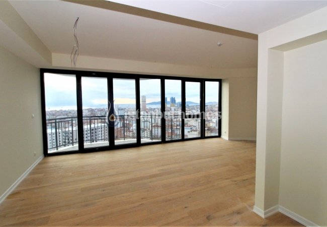 Flats in a Complex on the Transportation Line in Pendik 5