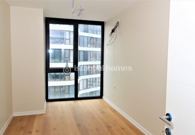 Pendik'te Ulaşım Ağı Üzerinde Lüks ve Modern Ticari Mülkler 13