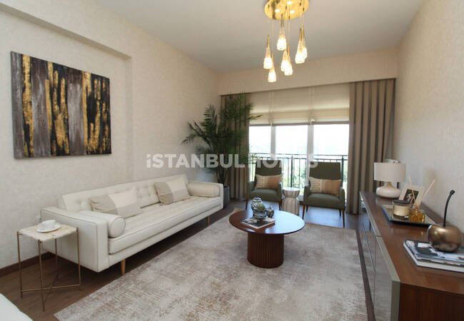 Modern Real Estate with Forest and City Views in Kagithane 11