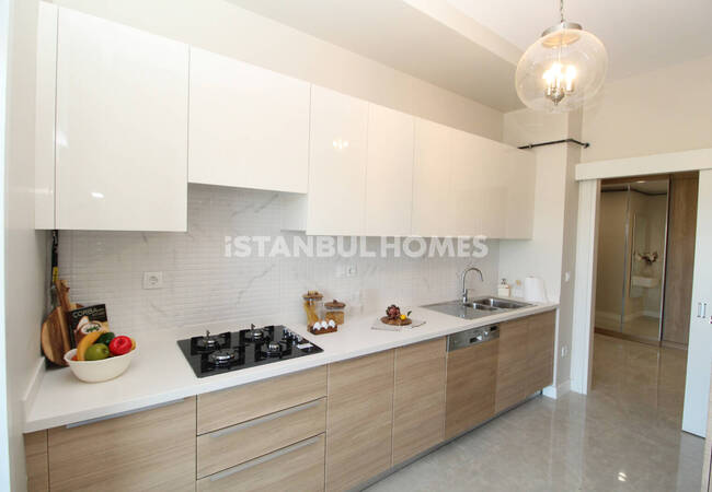 Modern Real Estate with Forest and City Views in Kagithane 13