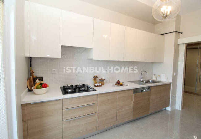 Modern Real Estate with Forest and City Views in Kagithane 14