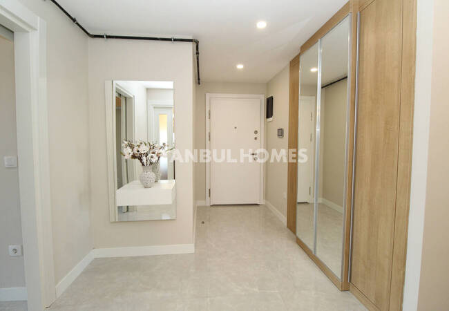 Modern Real Estate with Forest and City Views in Kagithane 20