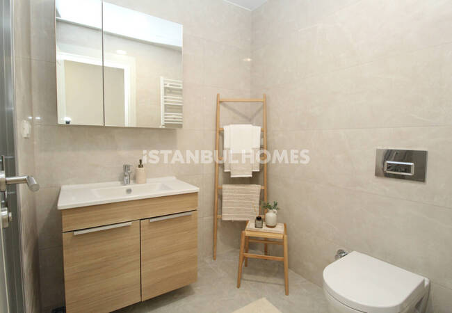 Modern Real Estate with Forest and City Views in Kagithane 21