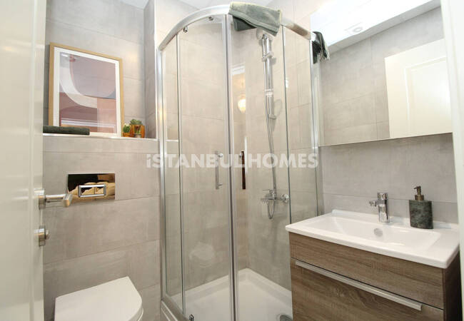 Modern Real Estate with Forest and City Views in Kagithane 22