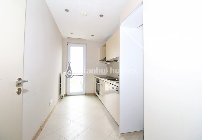 Tuzla’da Güvenlikli Sitede Deniz ve Adalar Manzaralı Daire 13