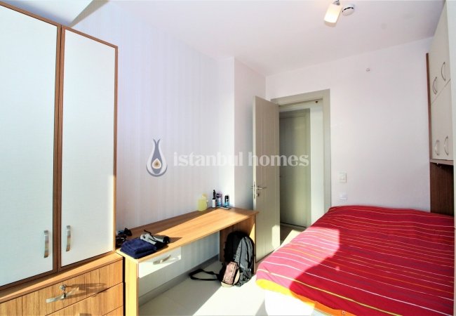 Modern Flat with High Rental Income Potential in Kartal 16