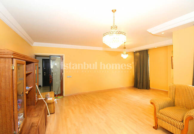 Well-located Resale Apartment for Sale in Istanbul Atasehir 8