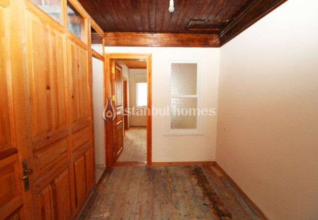 Old House with Bosphorus View in Uskudar Istanbul 22
