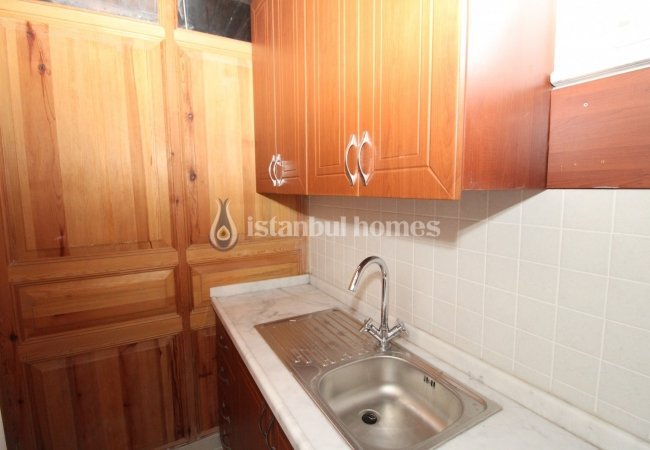 Old House with Bosphorus View in Uskudar Istanbul 24