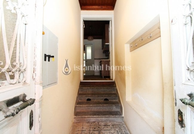 Old House with Bosphorus View in Uskudar Istanbul 27