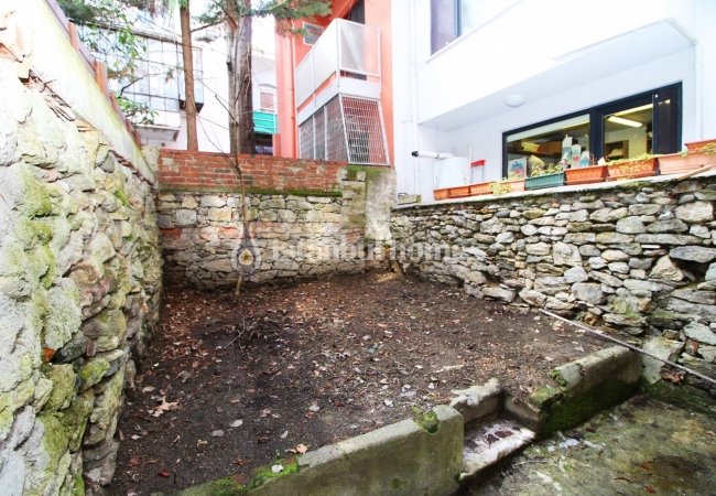 Old House with Bosphorus View in Uskudar Istanbul 28