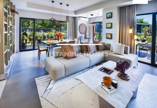 Sarıyer'de Özel Yüzme Havuzlu Satılık Lüks Daireler 14