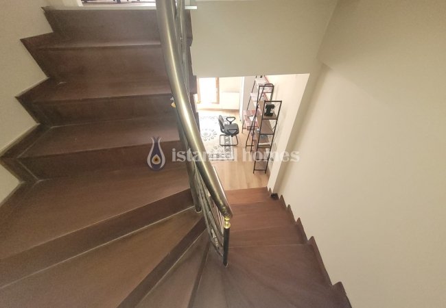 Fatih'te Kocamustafapaşa'da Merkezi Konumda Bakımlı Bina 5