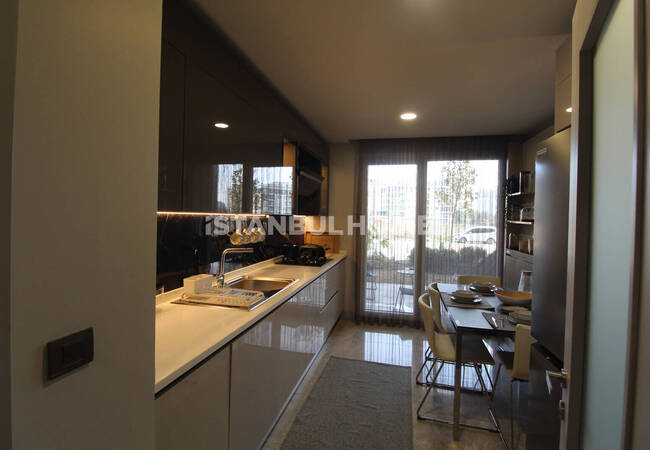 Luxe Flats with High Investment Potential in Beylikduzu 13