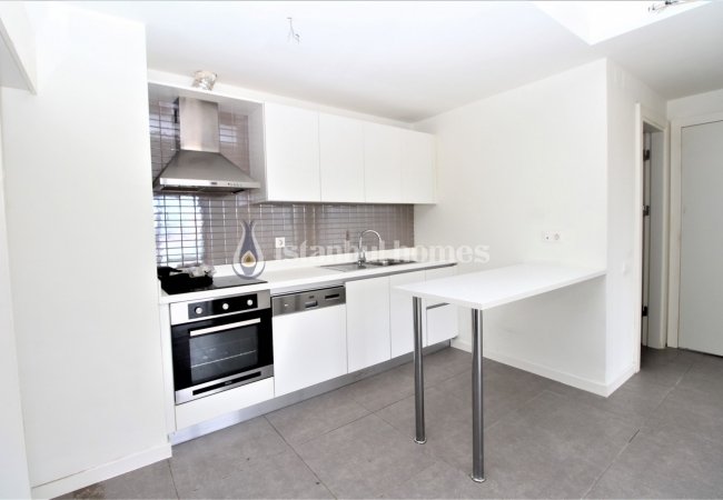 Apartment for Sale in a Complex with Security in Kartal 16