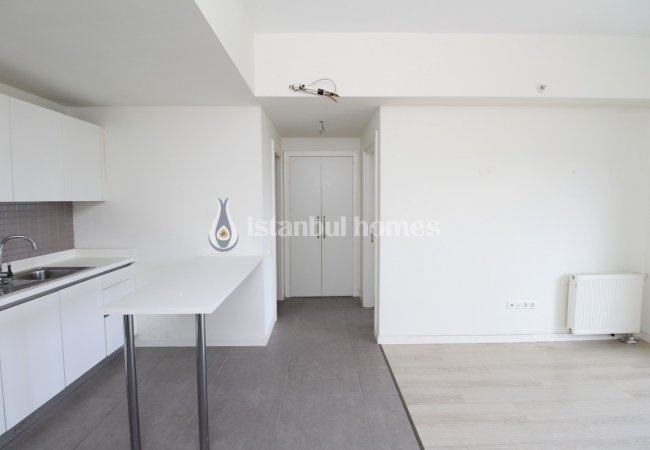 Apartment for Sale in a Complex with Security in Kartal 24