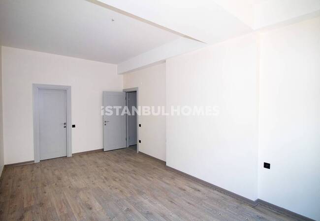 Maltepe'de Sahile Yakın Konumda Doğa Manzaralı Daireler 16