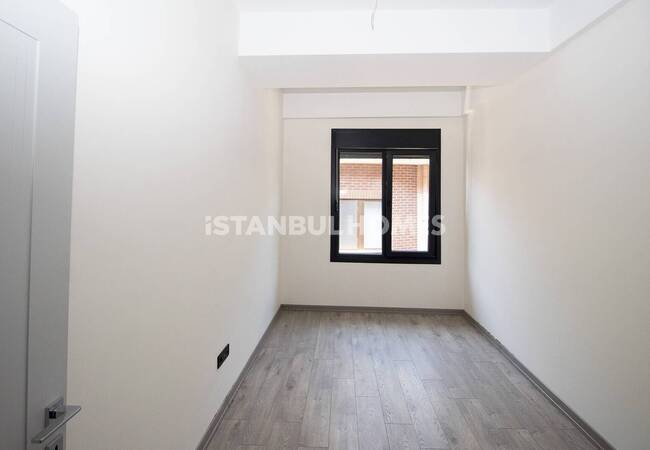 Maltepe'de Sahile Yakın Konumda Doğa Manzaralı Daireler 19