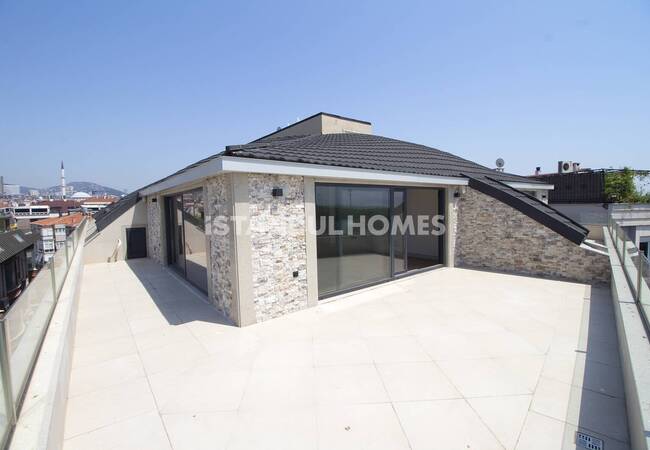 Maltepe'de Sahile Yakın Konumda Doğa Manzaralı Daireler 30