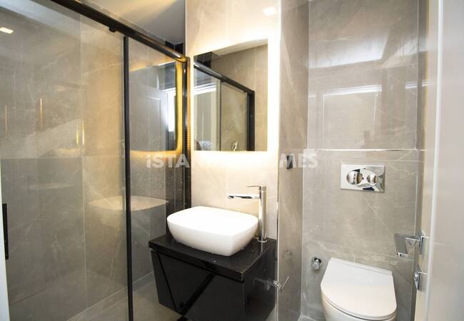 Maltepe'de Sahile Yakın Konumda Doğa Manzaralı Daireler 33