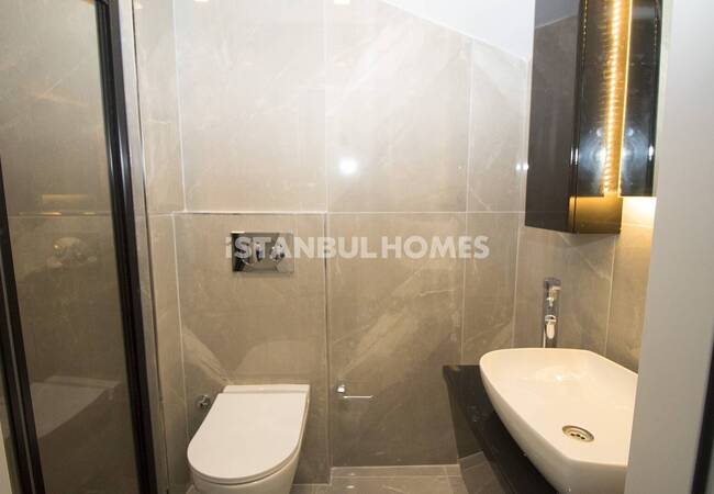 Maltepe'de Sahile Yakın Konumda Doğa Manzaralı Daireler 35