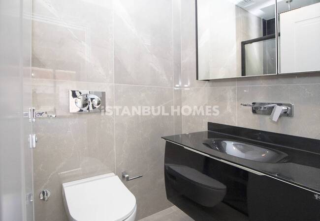 Maltepe'de Sahile Yakın Konumda Doğa Manzaralı Daireler 36