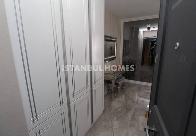 İstanbul’da Havuzlu Sitede Eşyalı Satılık 3+1 Daire 9