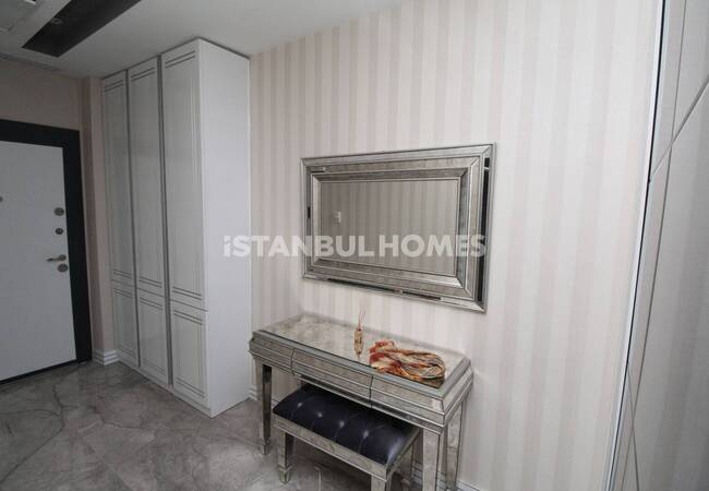 İstanbul’da Havuzlu Sitede Eşyalı Satılık 3+1 Daire 10