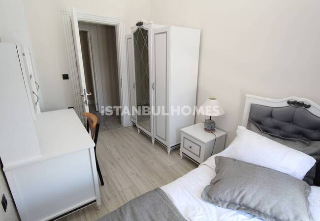 İstanbul’da Havuzlu Sitede Eşyalı Satılık 3+1 Daire 15