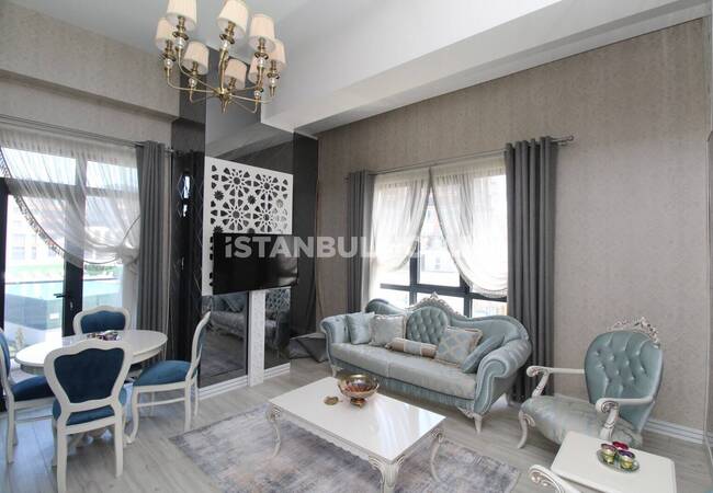 İstanbul’da Havuzlu Sitede Eşyalı Satılık 3+1 Daire 19