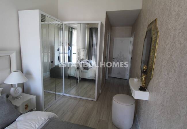 İstanbul’da Havuzlu Sitede Eşyalı Satılık 3+1 Daire 27