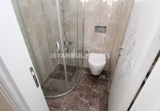 İstanbul’da Havuzlu Sitede Eşyalı Satılık 3+1 Daire 29