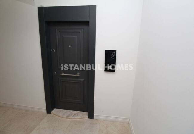 İstanbul’da Havuzlu Sitede Eşyalı Satılık 3+1 Daire 8