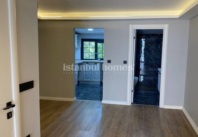 3-storey Building Near the Sea and Galataport in Beyoglu 4