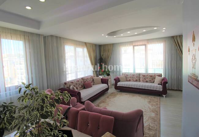 Beylikdüzü'nde Ayrı Mutfaklı Ferah Dubleks Daire 10