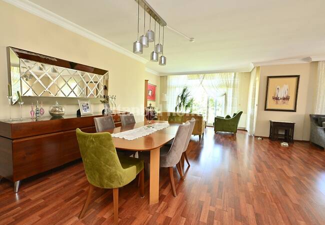 İstanbul Eyüpsultan'da Havuzlu Sitede Ferah Tasarımlı Daire 7